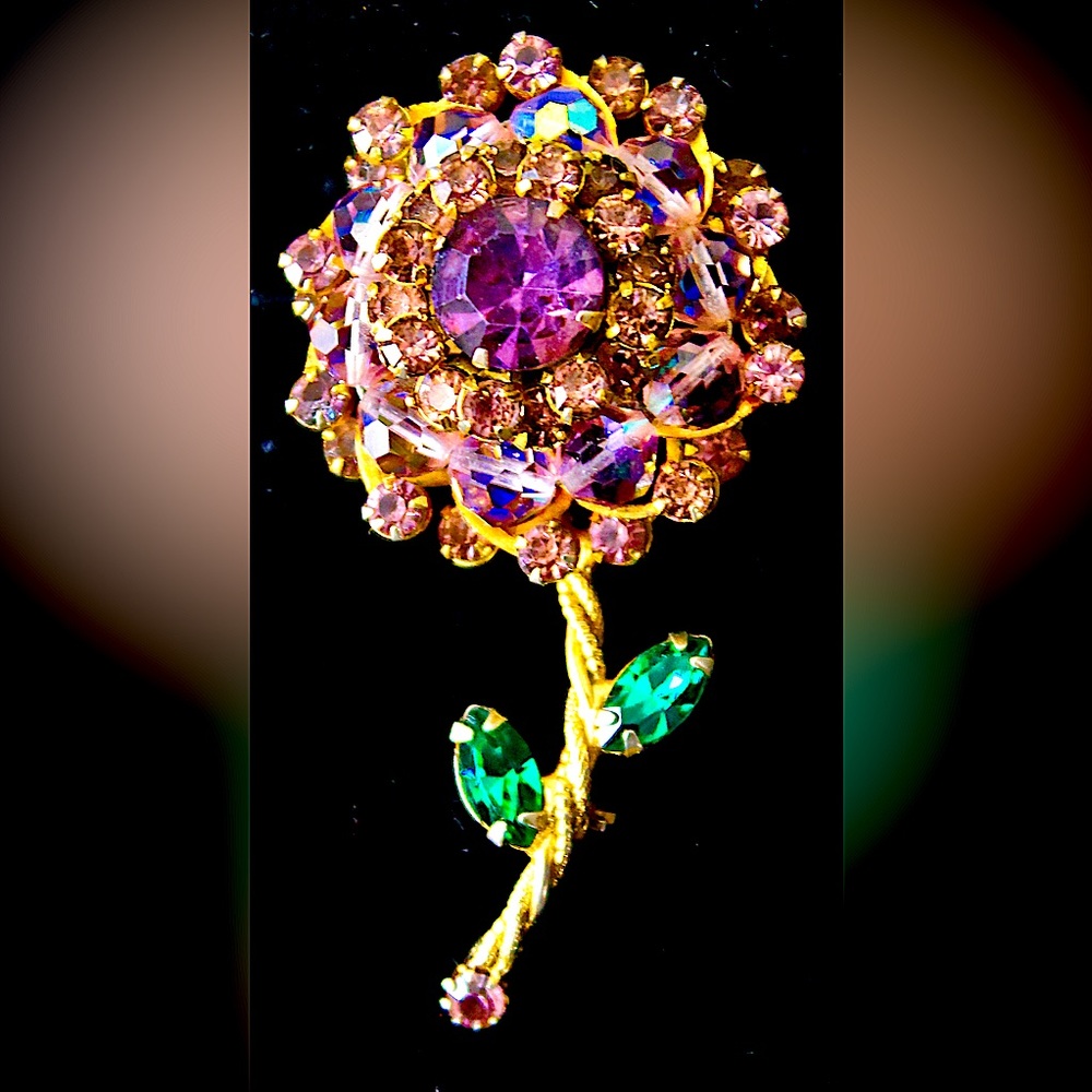 JULIANA FLOWER BROOCH 3D EFFECT LILAC AMETHYST CRYSTALS GOLD VINTAGE